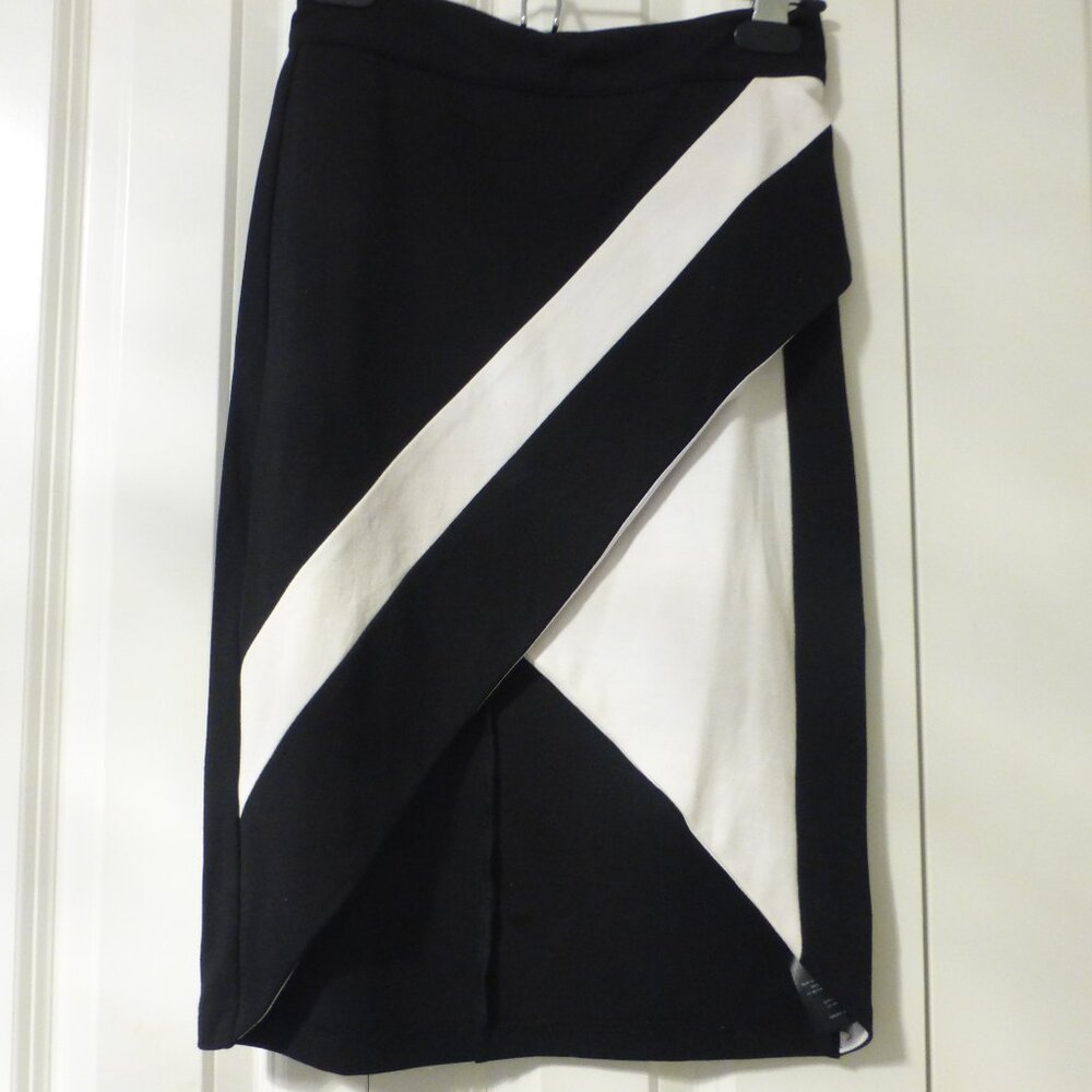 BEBE black and white colorblock pencil skirt